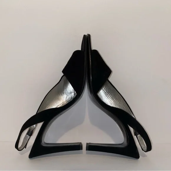 Vera Wang black suede heels - Picture 6 of 8